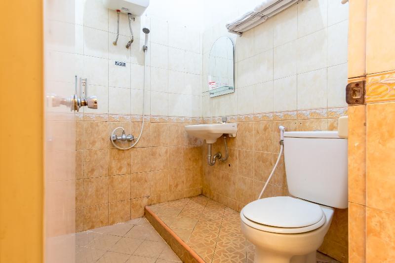 Oyo 1030 Hotel Bumi Asih Медан Экстерьер фото