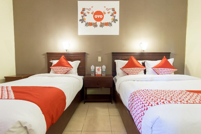 Oyo 1030 Hotel Bumi Asih Медан Экстерьер фото